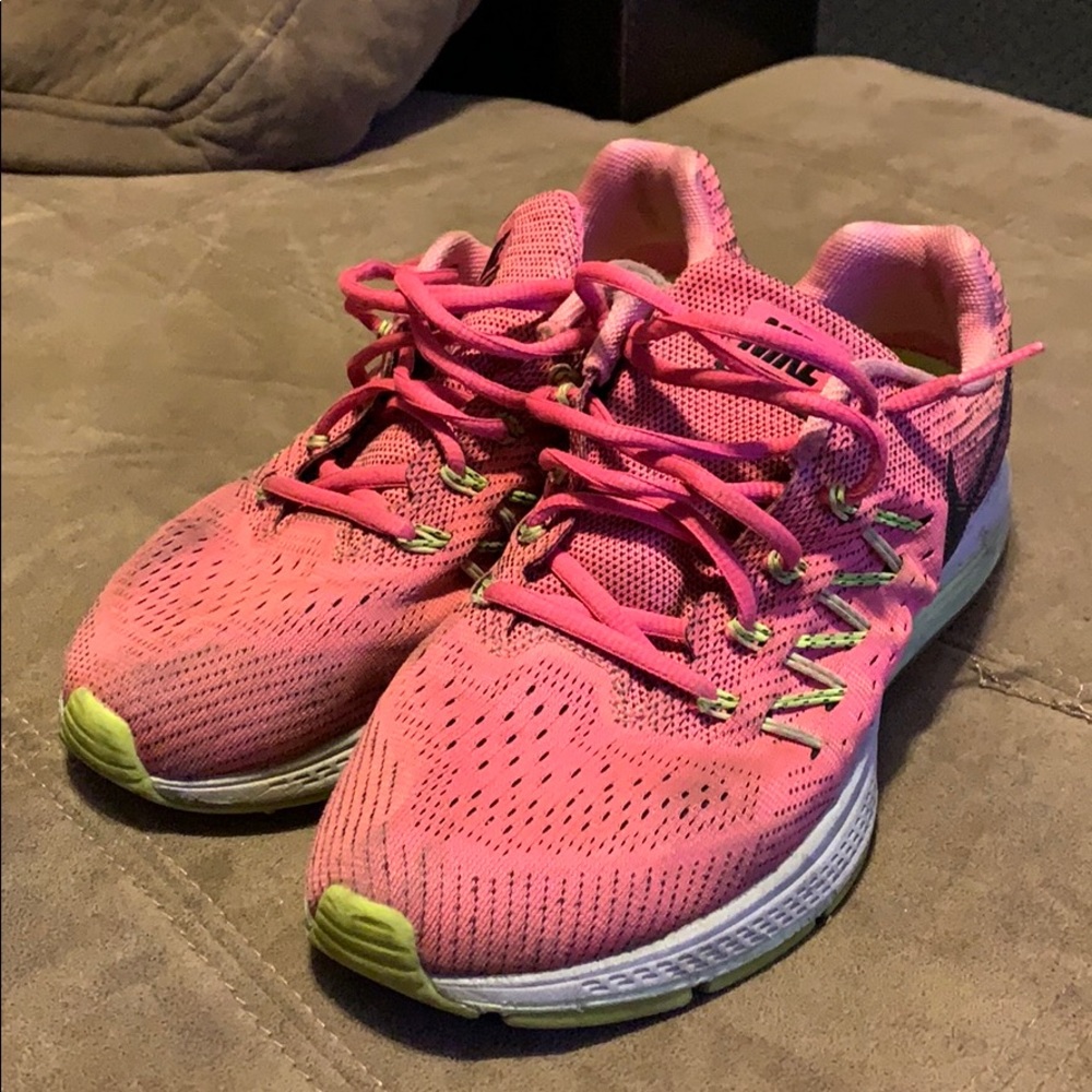 Nike Zoom Vomero 10 - Size 8.5